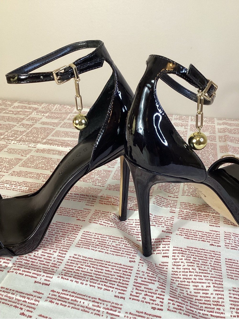 MATEO x I.N.C. Black Patent Leather Chain Heels NIB Size 10M - Picture 4 of 9